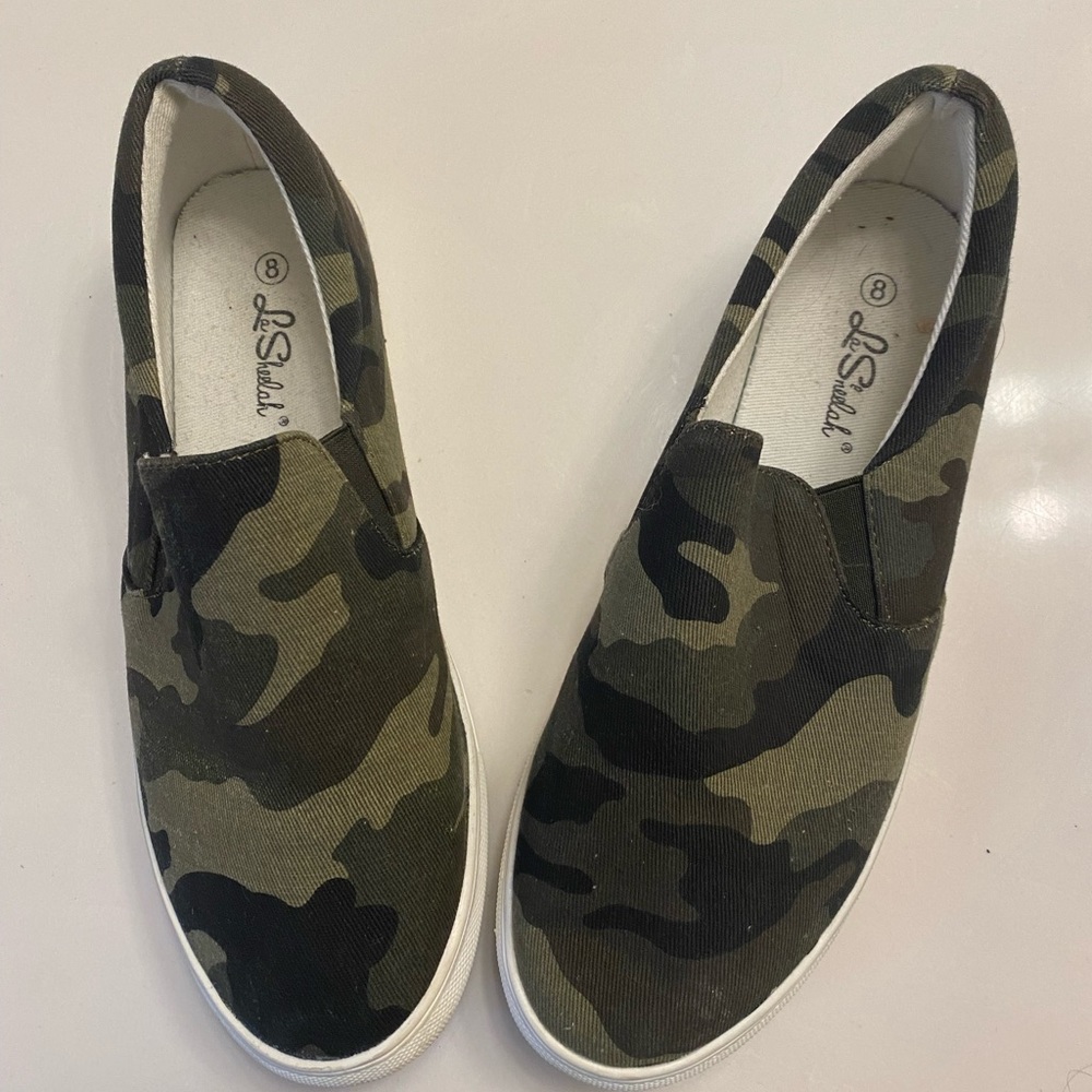 Women’s Slip-on Shoes